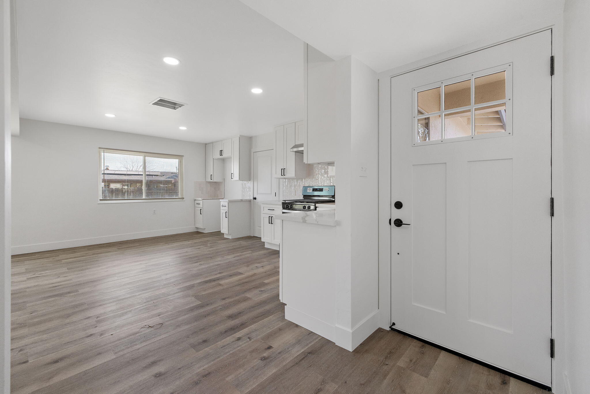 1209 Neville St, Hanford, CA 93230