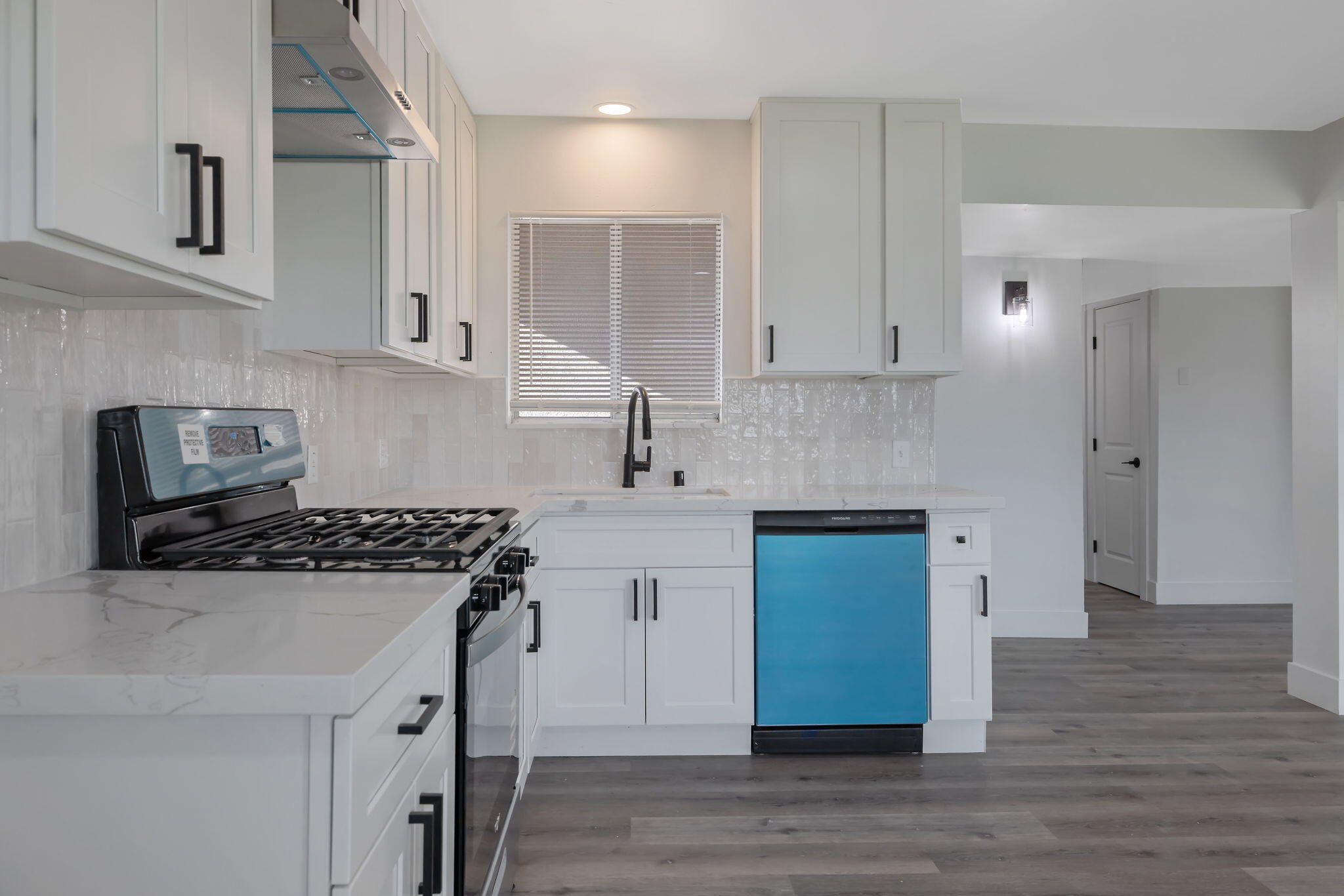 1209 Neville St, Hanford, CA 93230