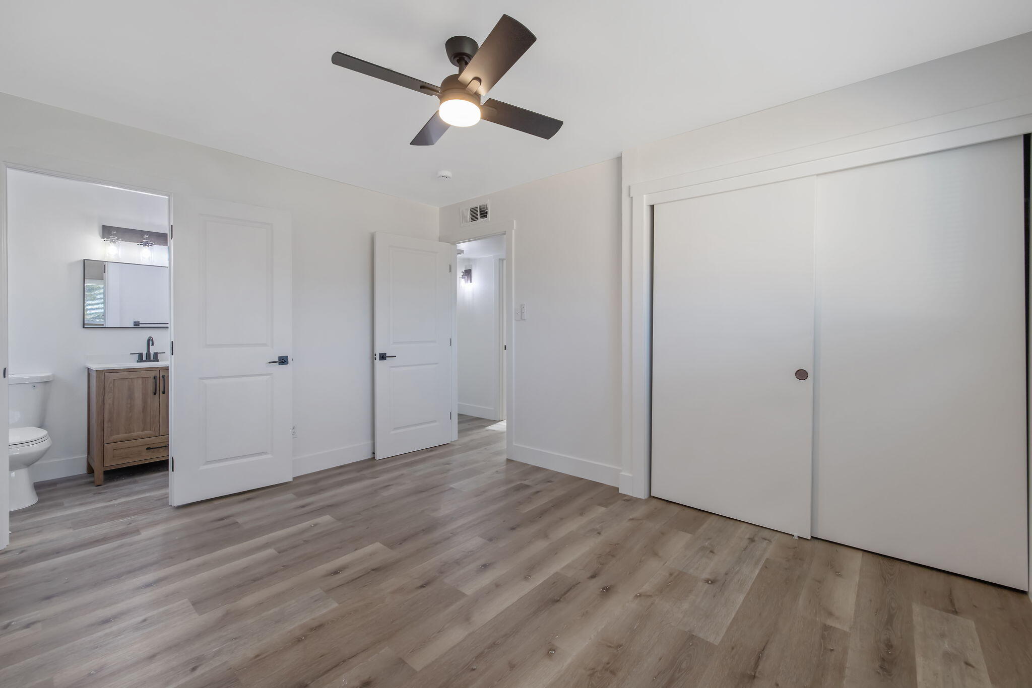 1209 Neville St, Hanford, CA 93230