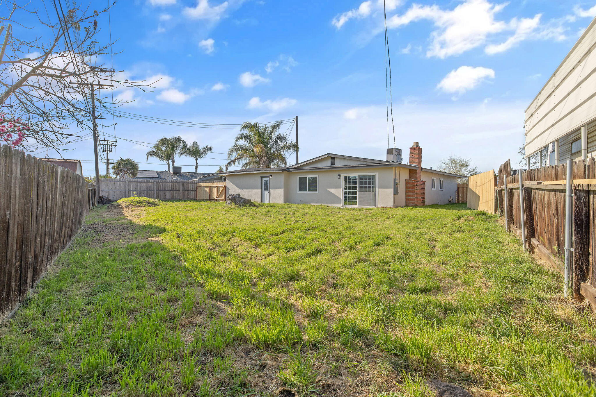 1209 Neville St, Hanford, CA 93230