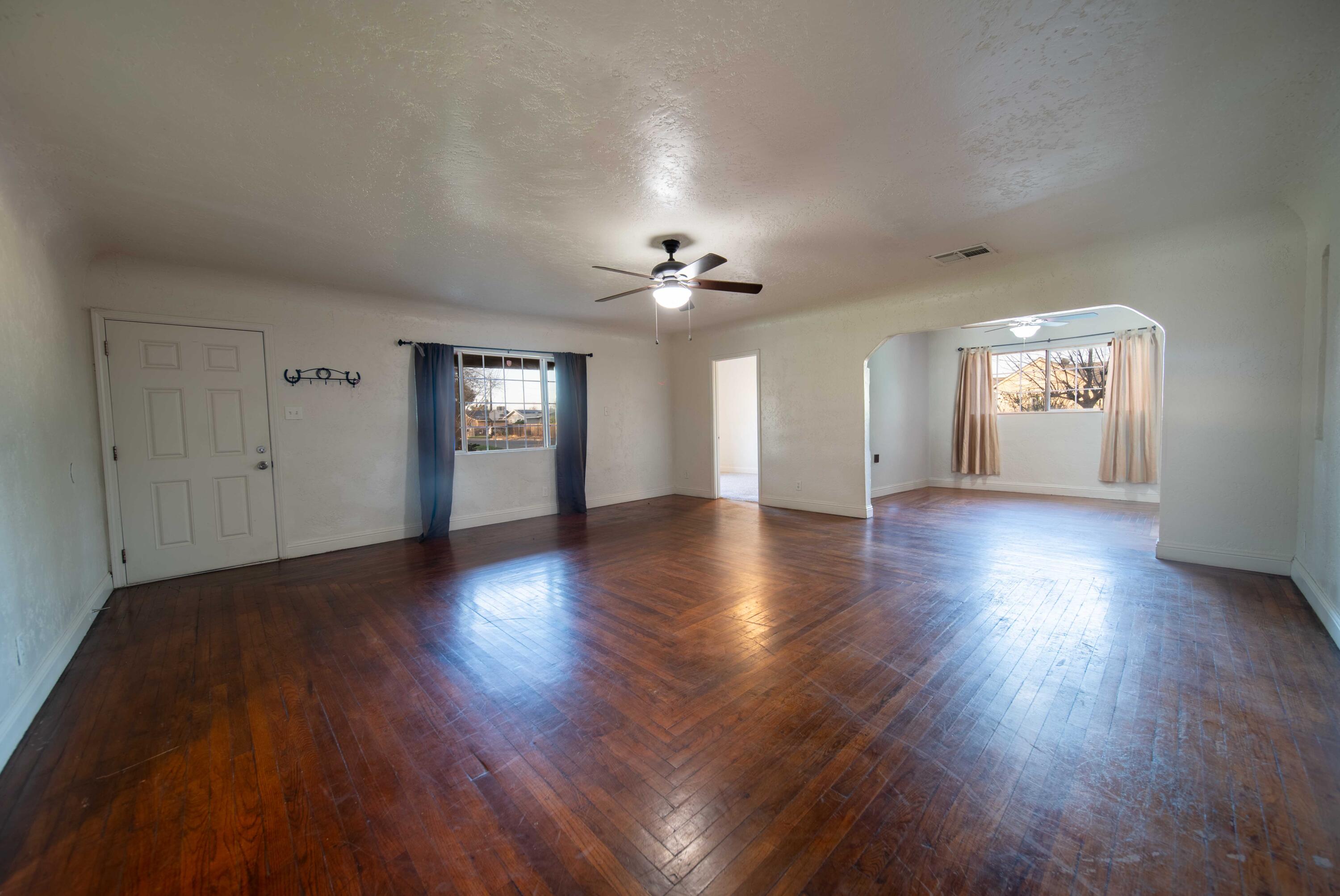 707 W Sonora Ave, Tulare, CA 93274