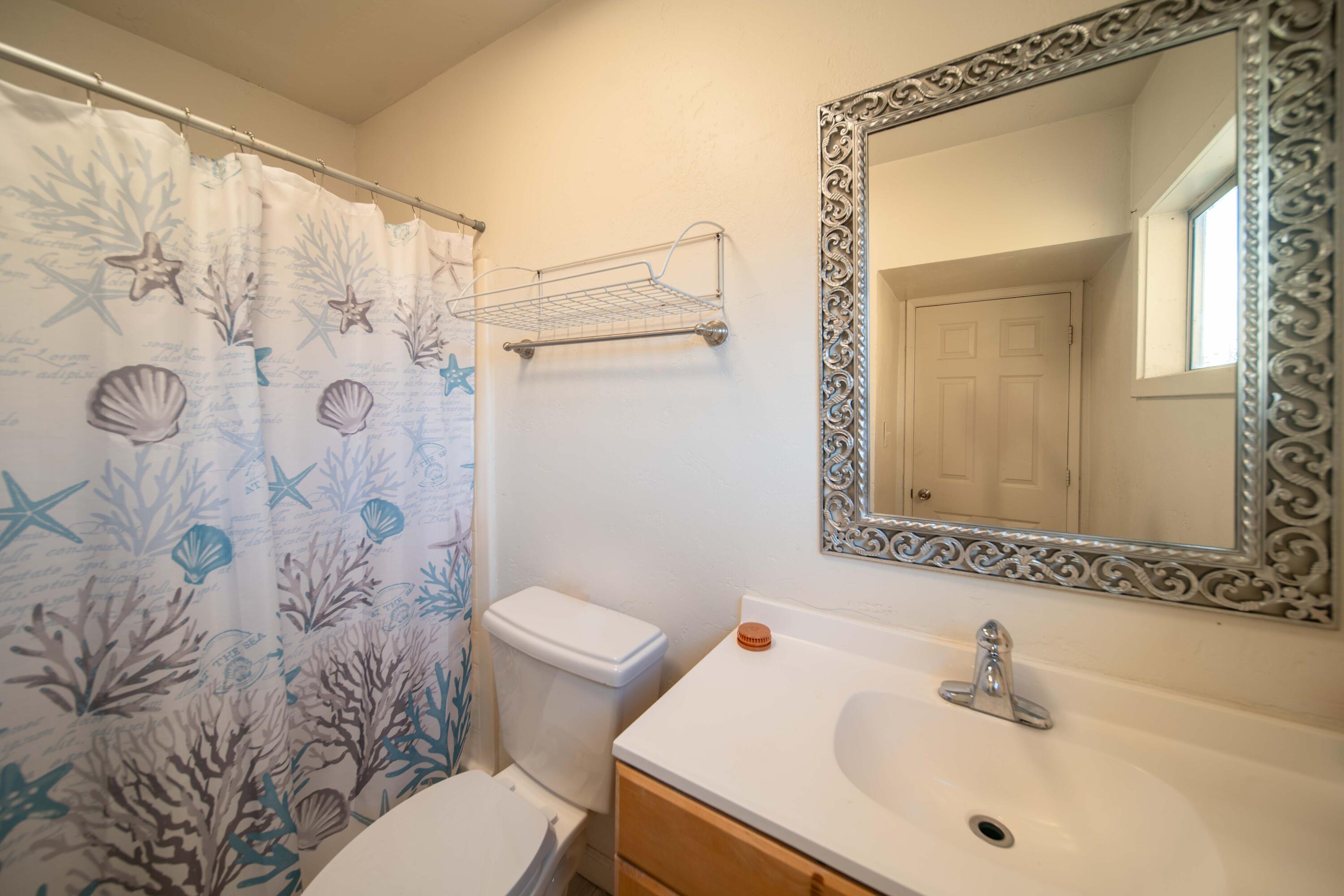 707 W Sonora Ave, Tulare, CA 93274