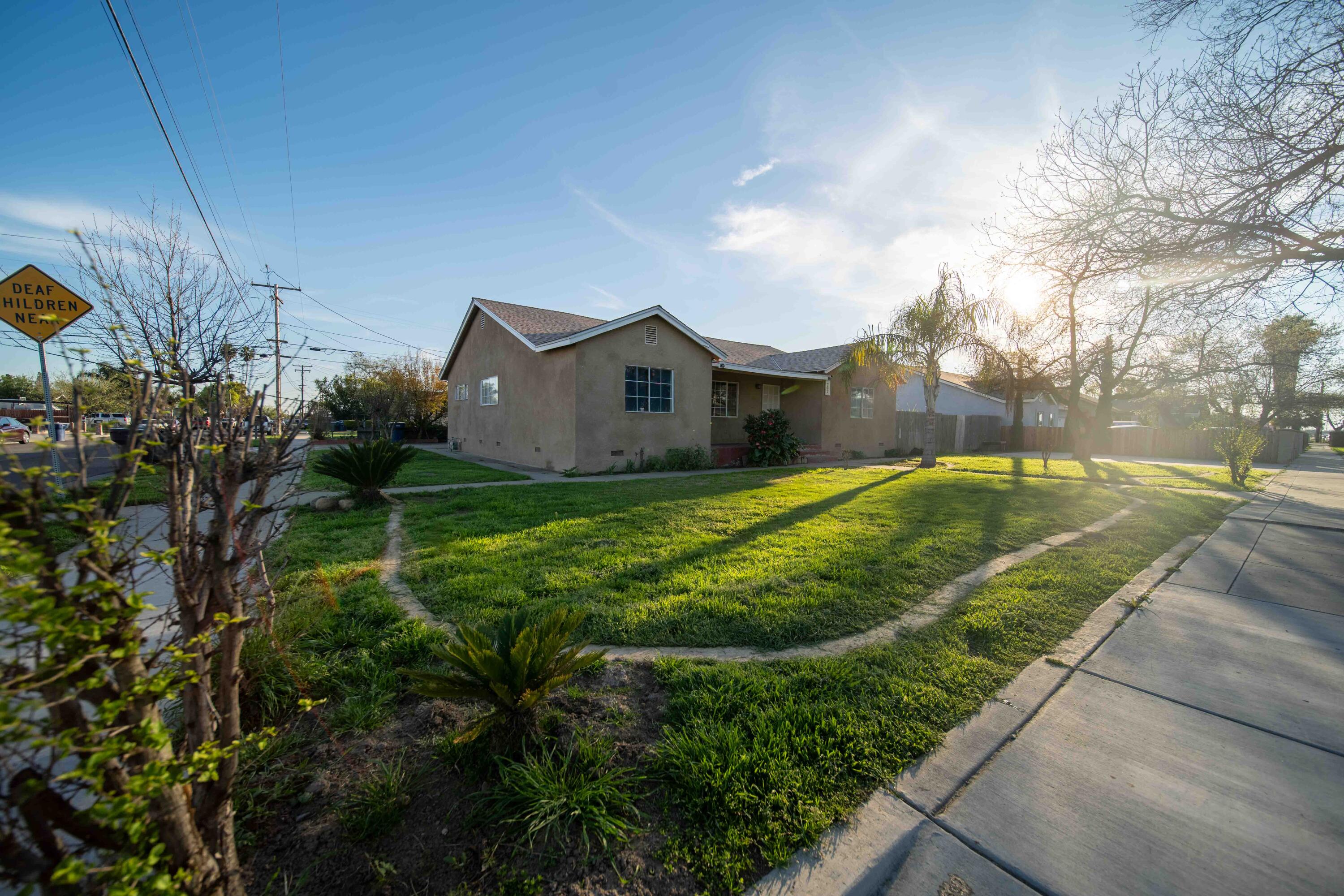 707 W Sonora Ave, Tulare, CA 93274