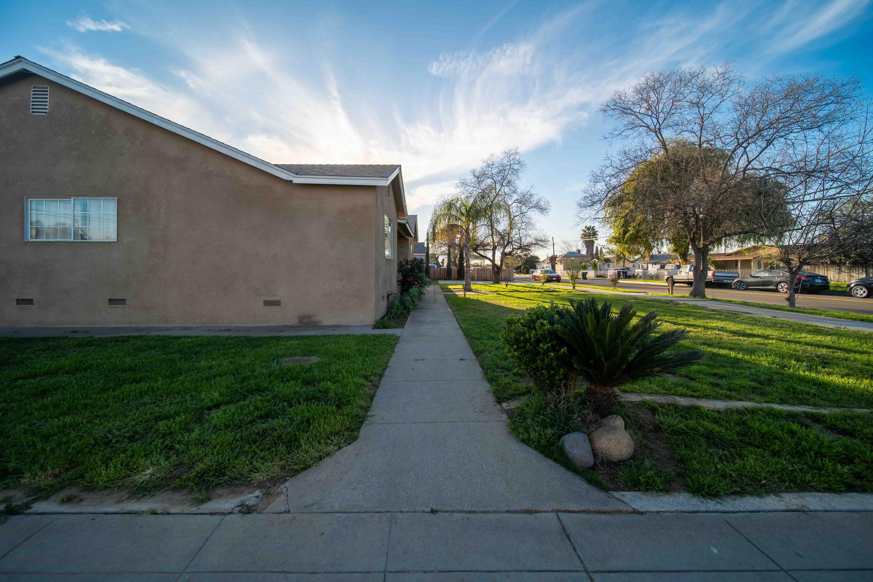 707 W Sonora Ave, Tulare, CA 93274