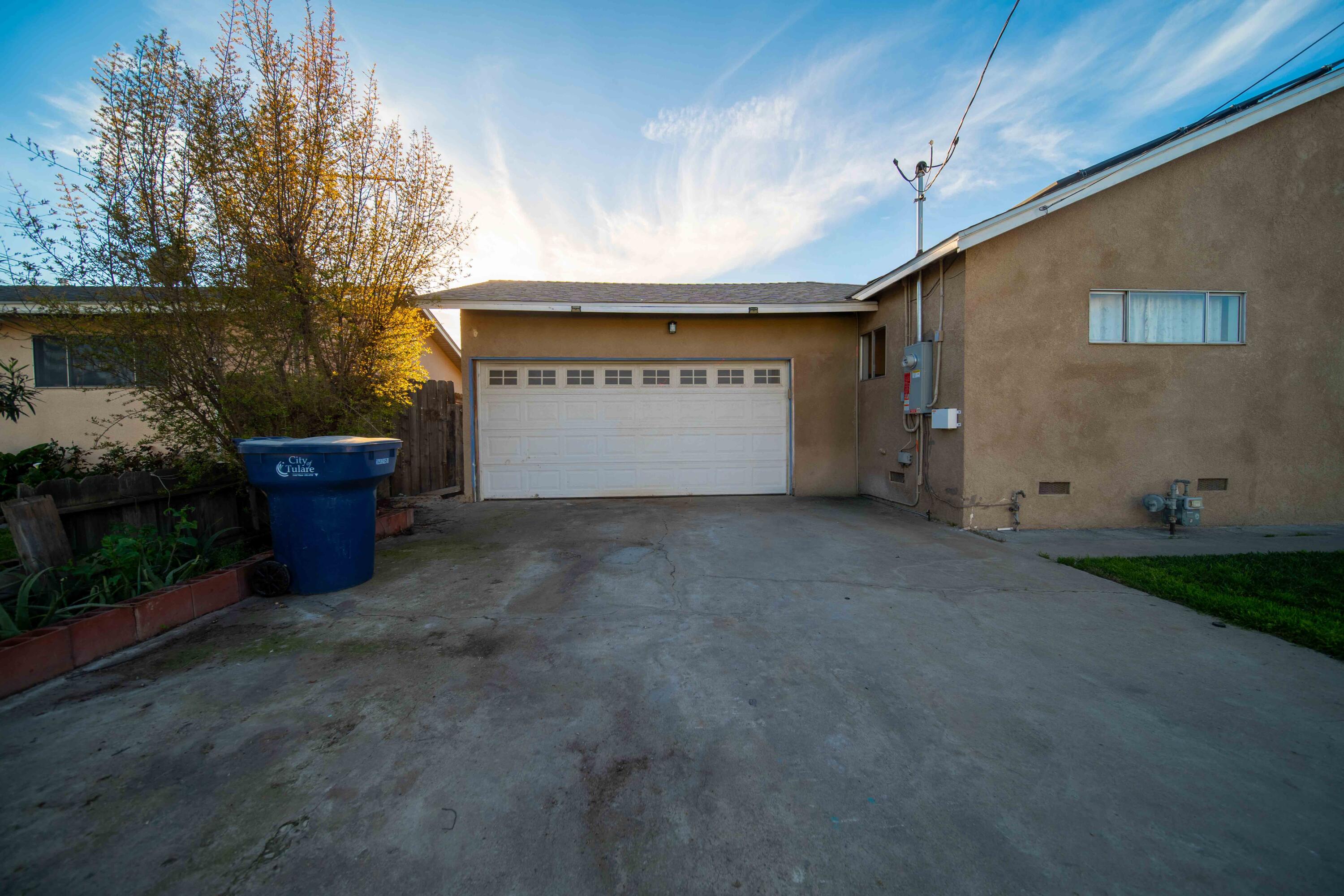 707 W Sonora Ave, Tulare, CA 93274