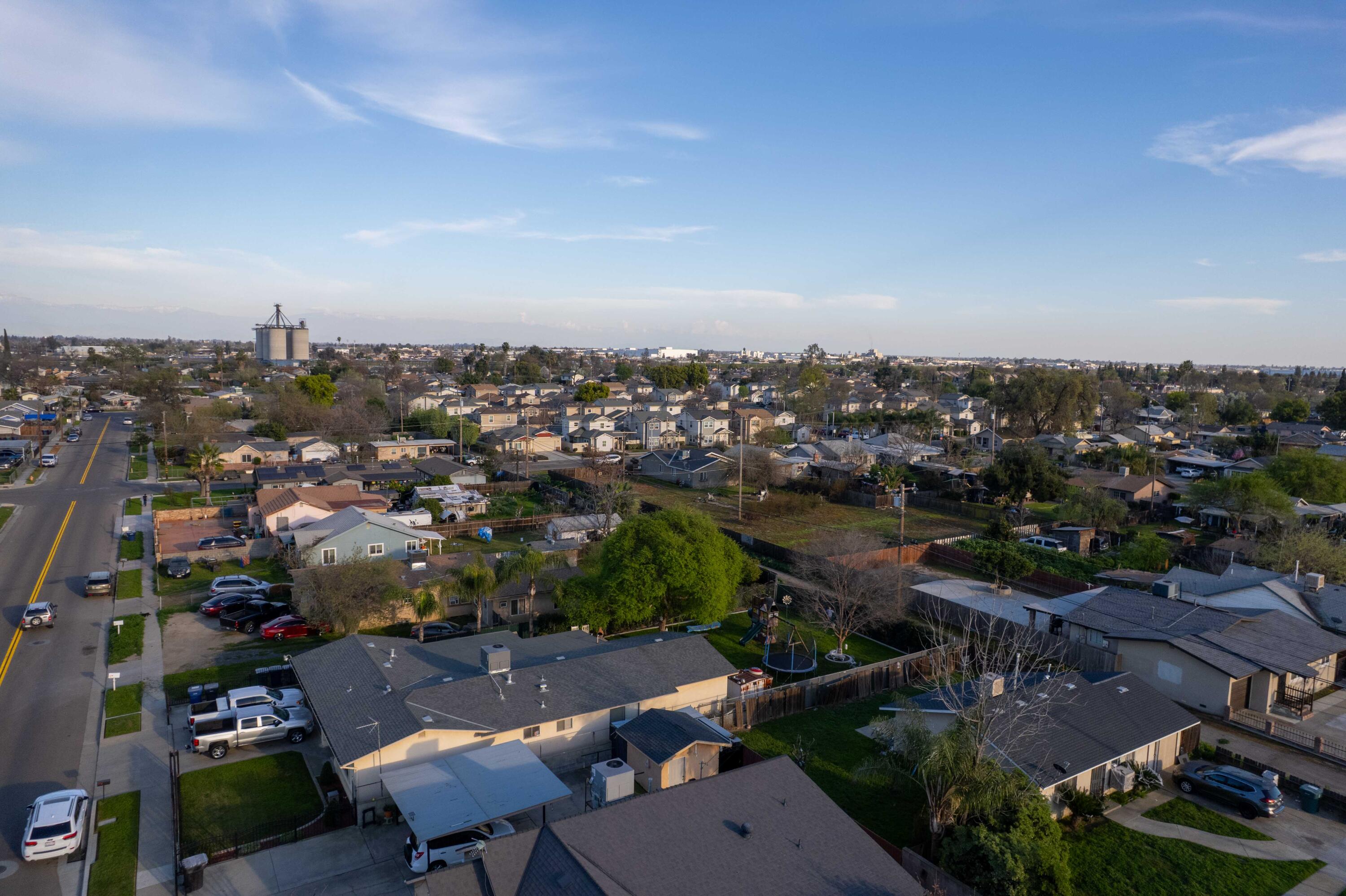 707 W Sonora Ave, Tulare, CA 93274