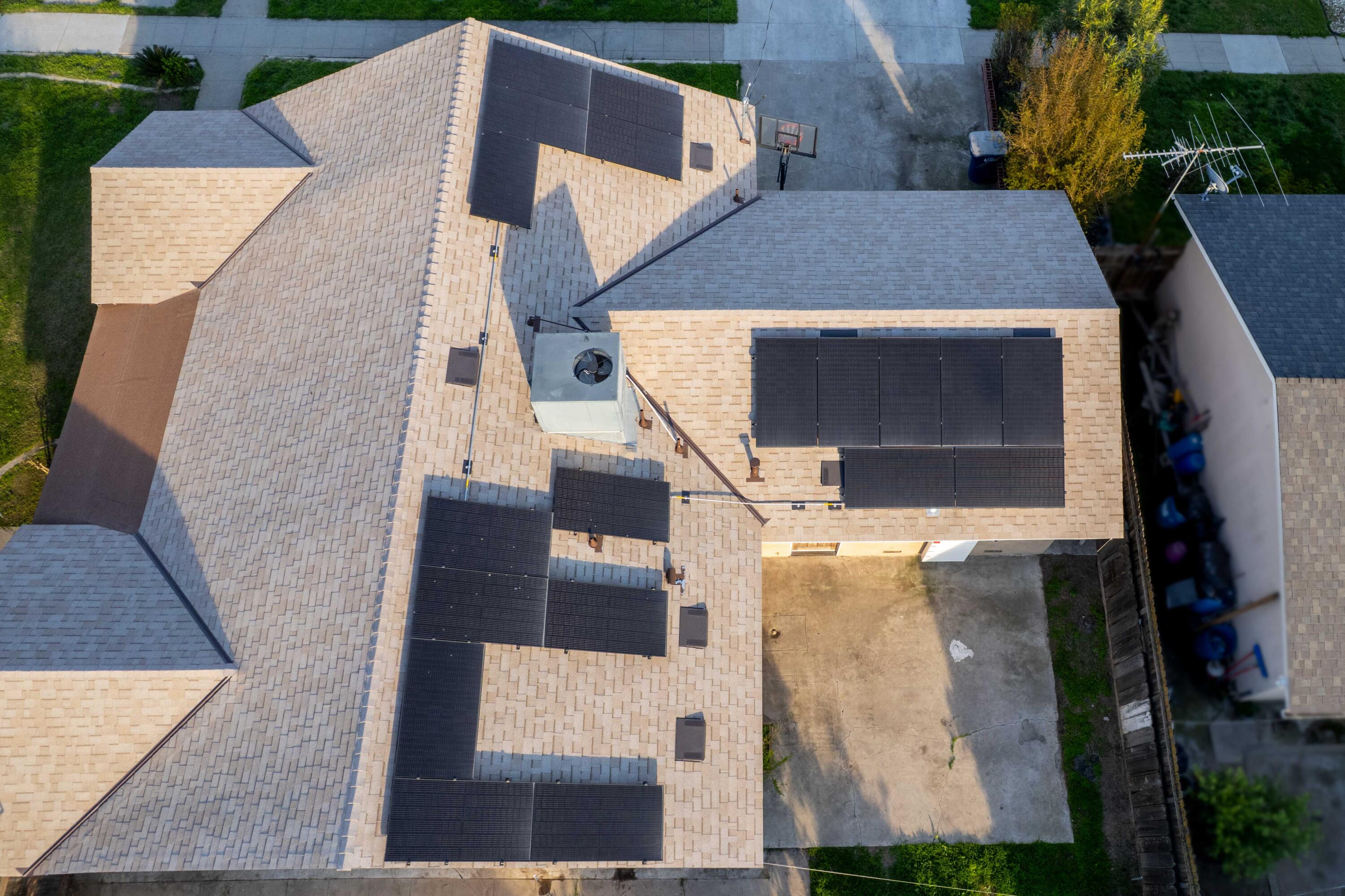 707 W Sonora Ave, Tulare, CA 93274