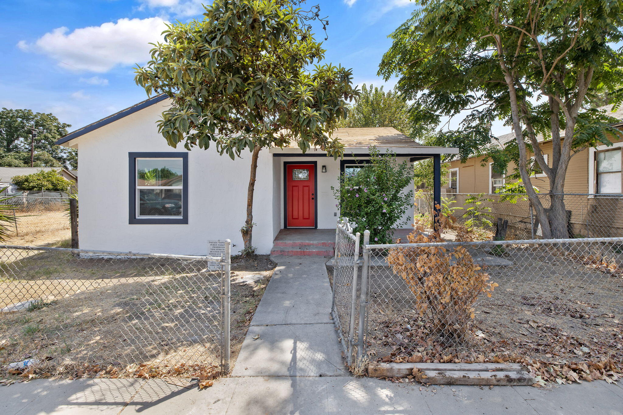 2261 S Nicholas Ave, Fresno, CA 93706