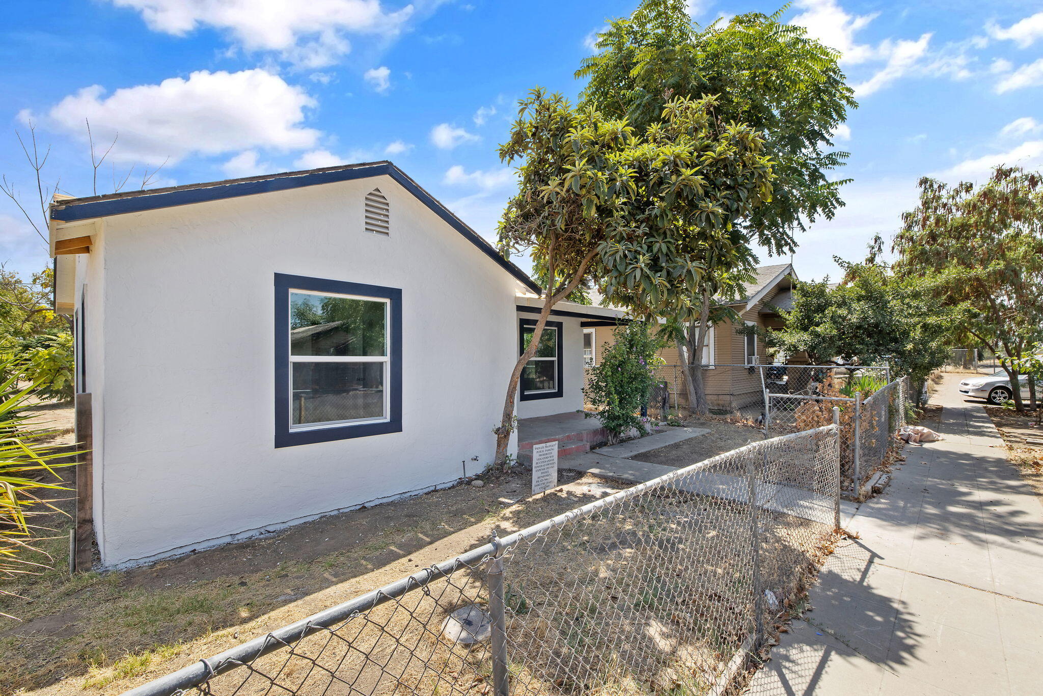 2261 S Nicholas Ave, Fresno, CA 93706