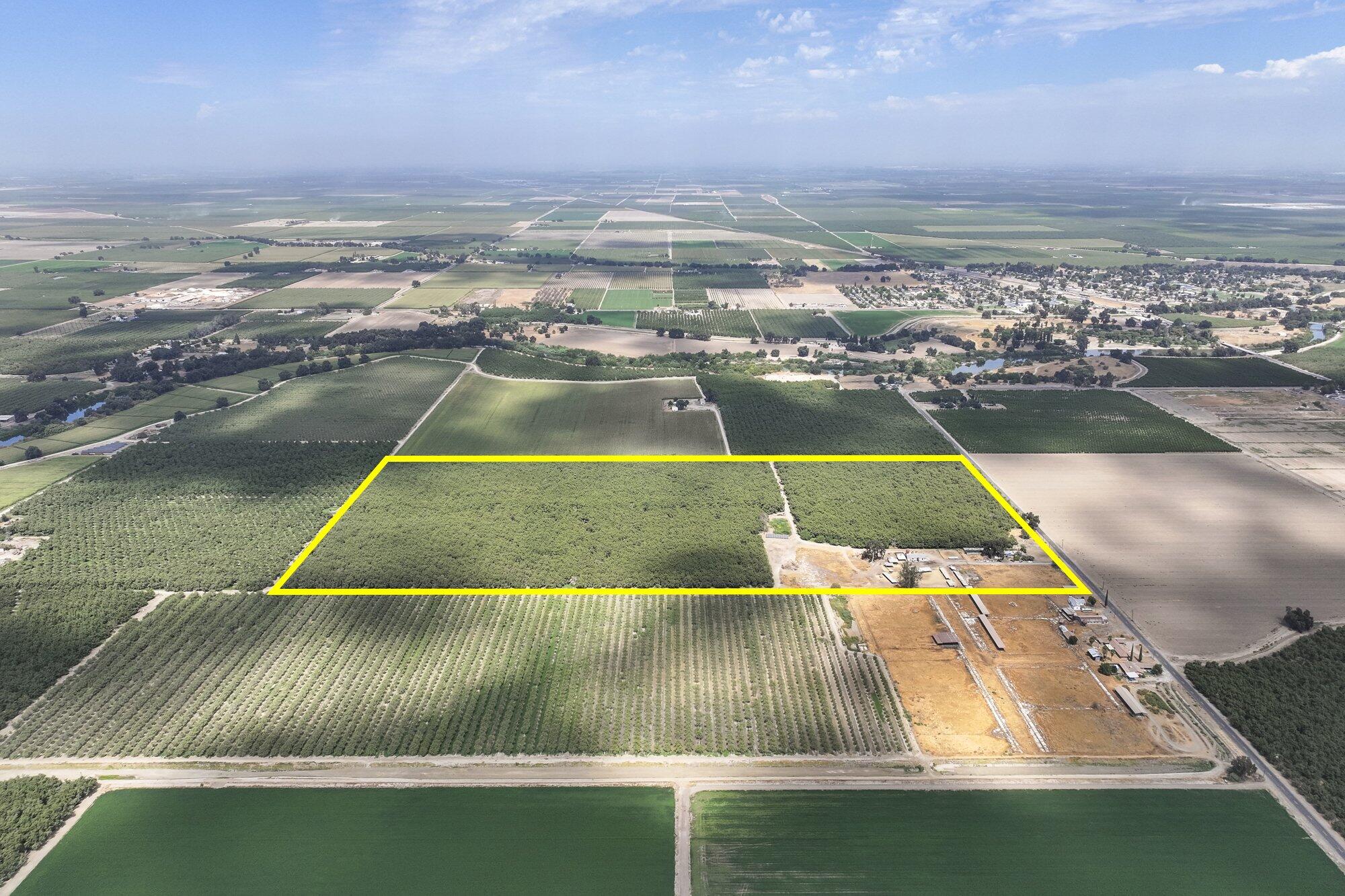 3948 13 1/4 Ave, Hanford, CA 93230