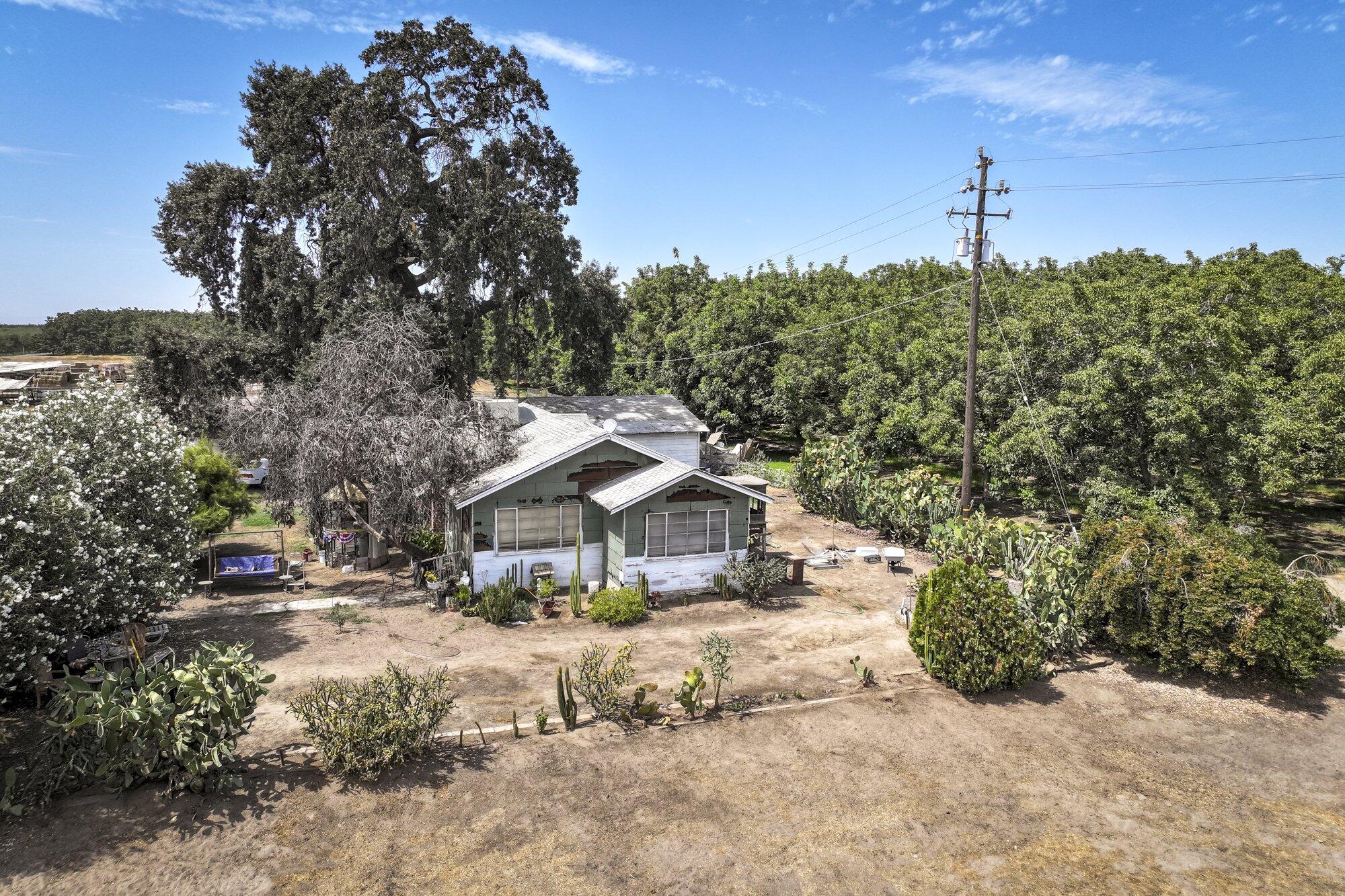 3948 13 1/4 Ave, Hanford, CA 93230