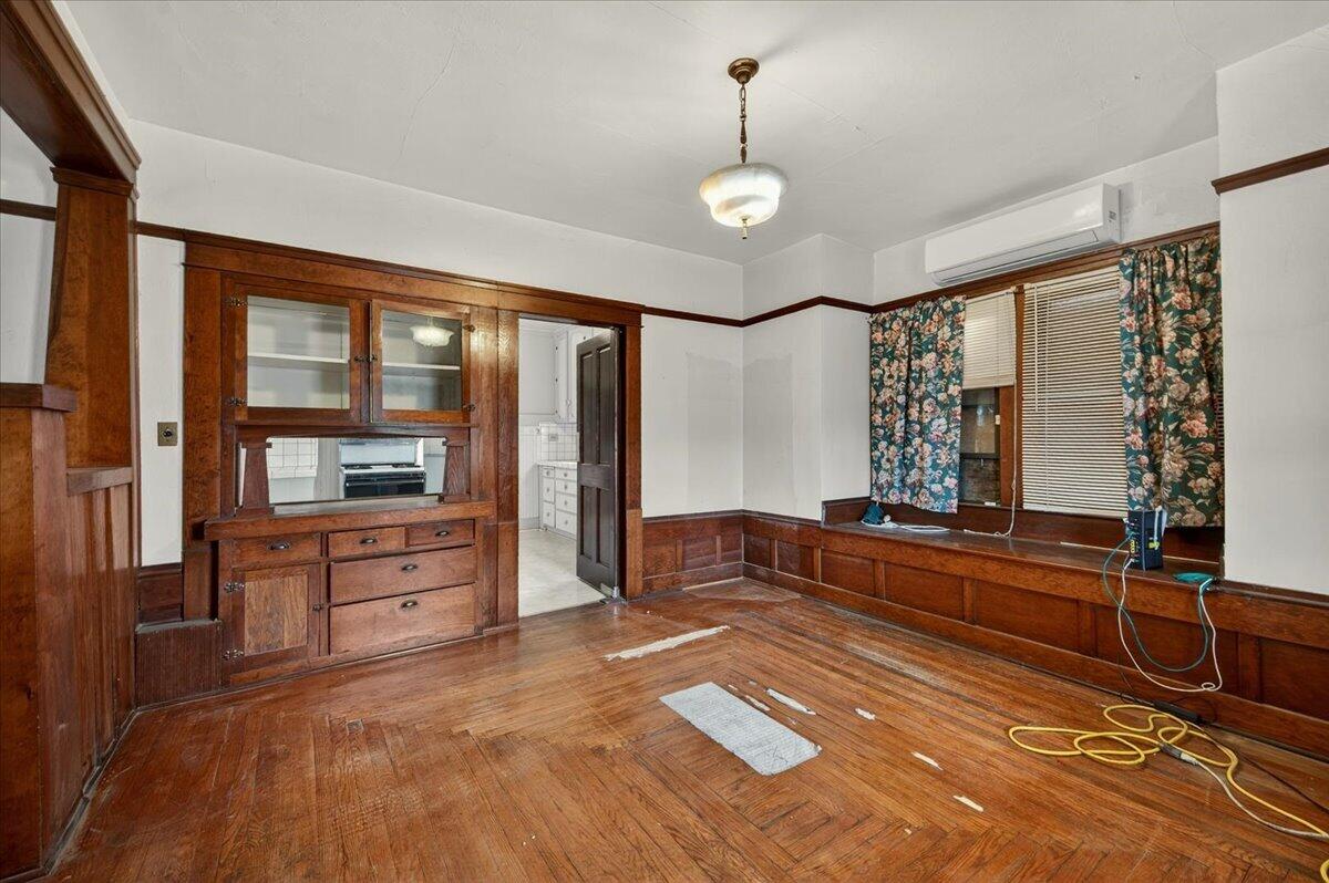 435 N Alta Ave, Dinuba, CA 93618