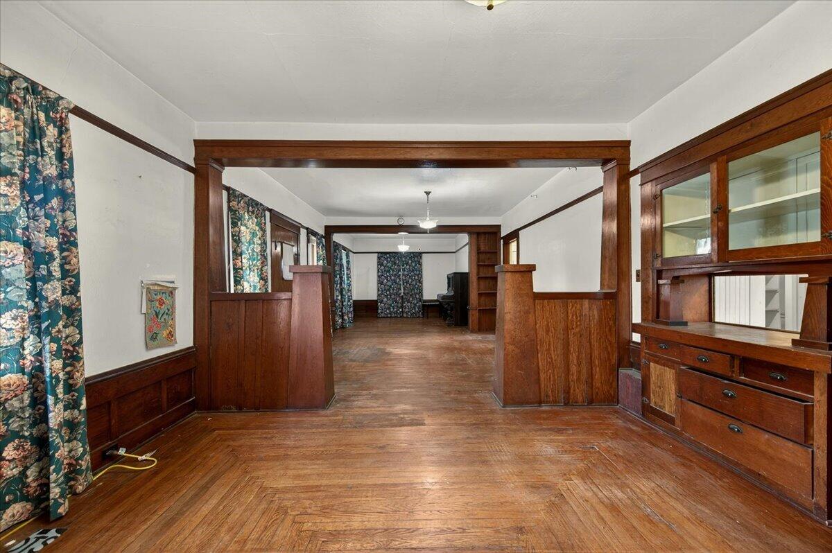 435 N Alta Ave, Dinuba, CA 93618