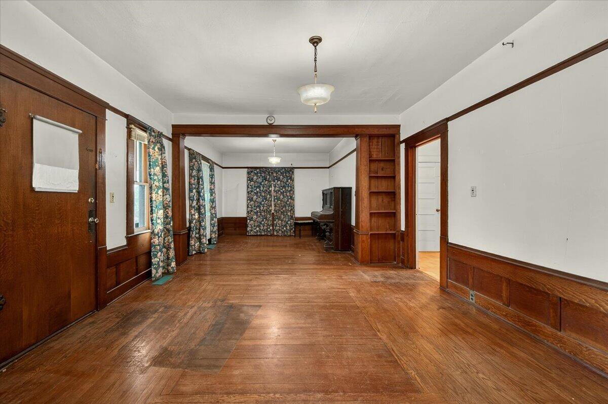 435 N Alta Ave, Dinuba, CA 93618