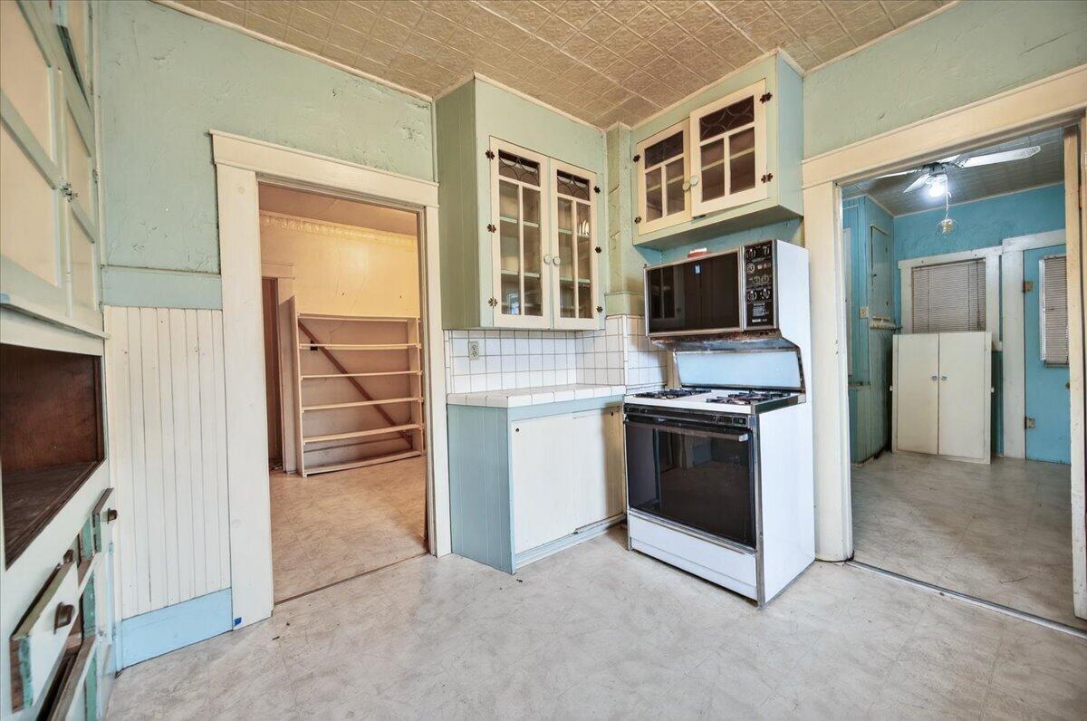 435 N Alta Ave, Dinuba, CA 93618