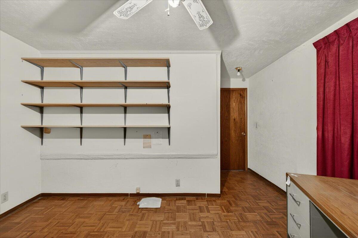 435 N Alta Ave, Dinuba, CA 93618