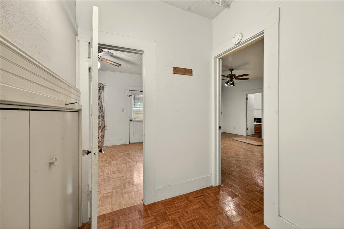 435 N Alta Ave, Dinuba, CA 93618