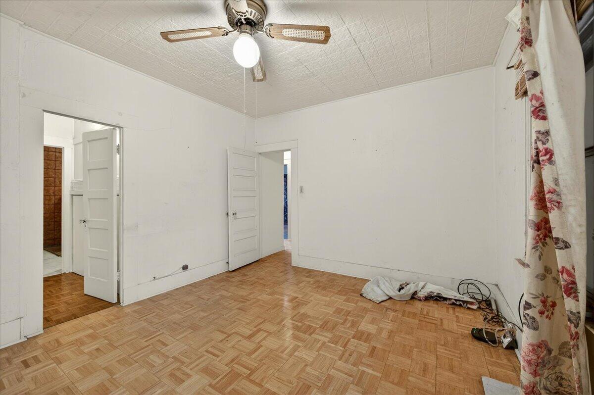 435 N Alta Ave, Dinuba, CA 93618