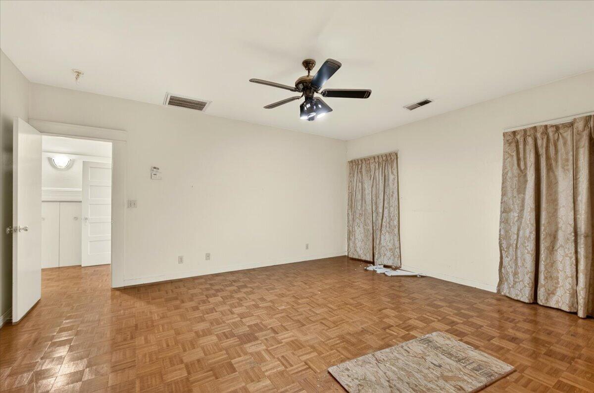 435 N Alta Ave, Dinuba, CA 93618