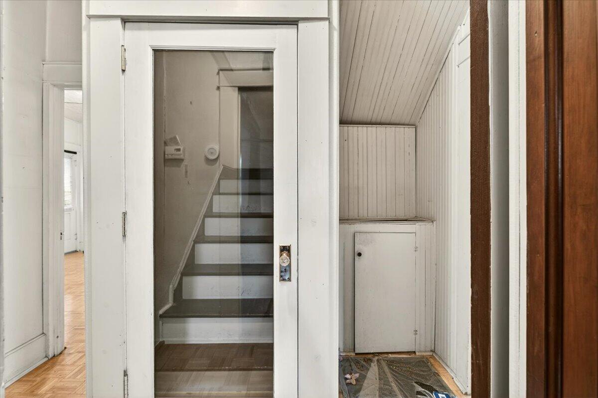 435 N Alta Ave, Dinuba, CA 93618