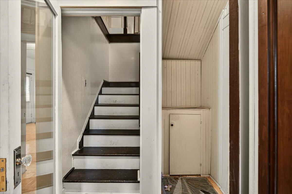 435 N Alta Ave, Dinuba, CA 93618