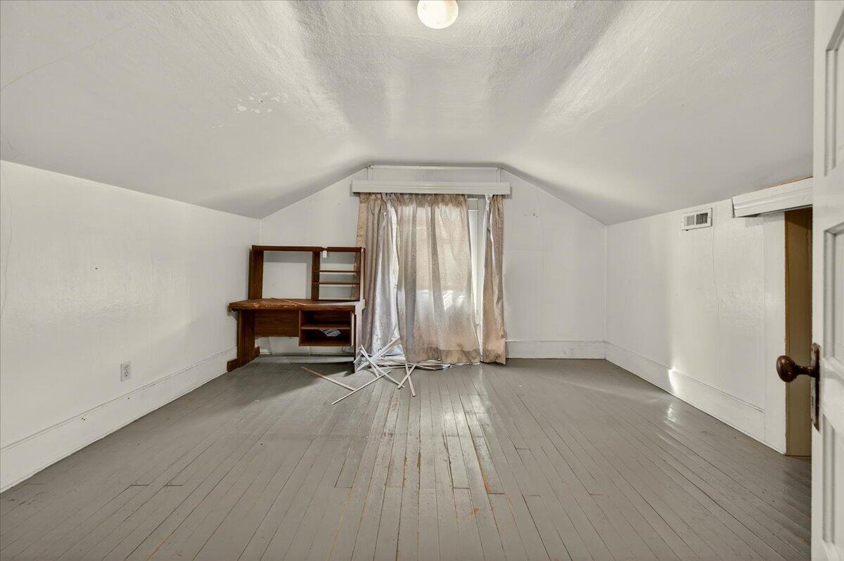 435 N Alta Ave, Dinuba, CA 93618