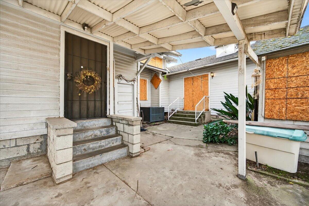 435 N Alta Ave, Dinuba, CA 93618