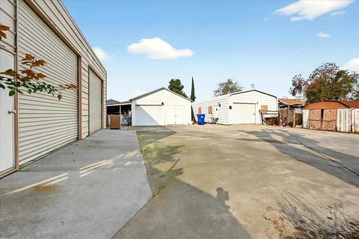 435 N Alta Ave, Dinuba, CA 93618