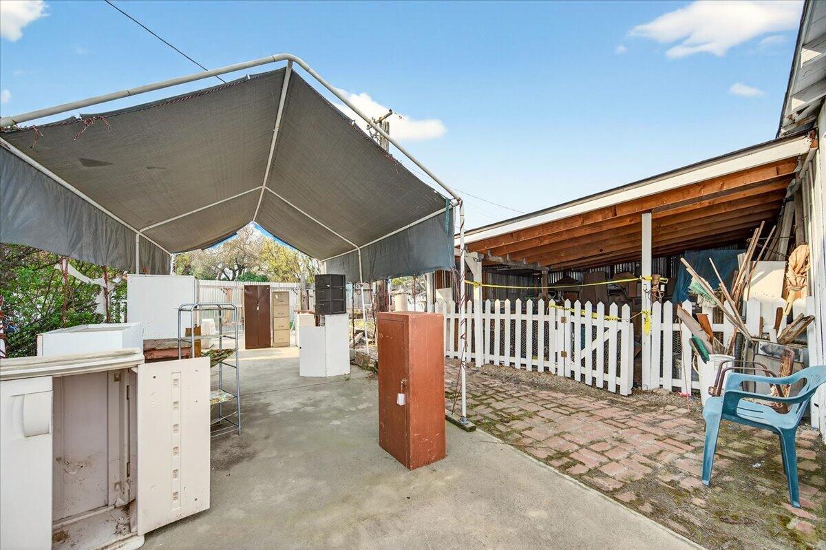 435 N Alta Ave, Dinuba, CA 93618