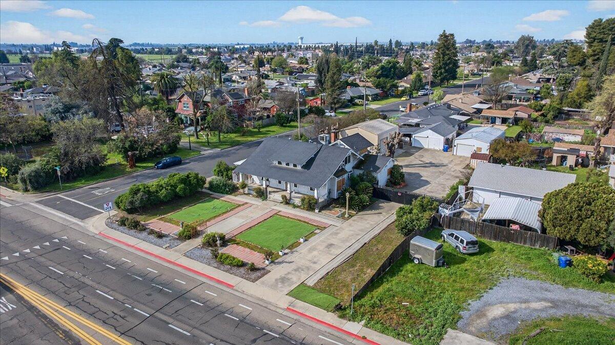 435 N Alta Ave, Dinuba, CA 93618