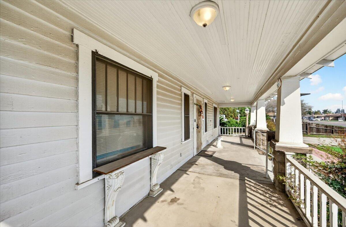 435 N Alta Ave, Dinuba, CA 93618