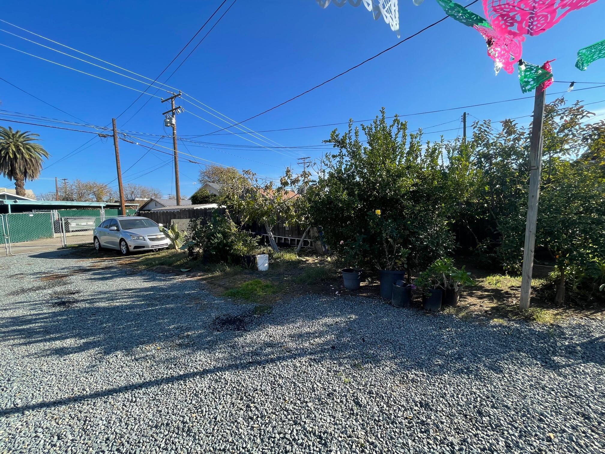 346 N Mirage Ave, Lindsay, CA 93247