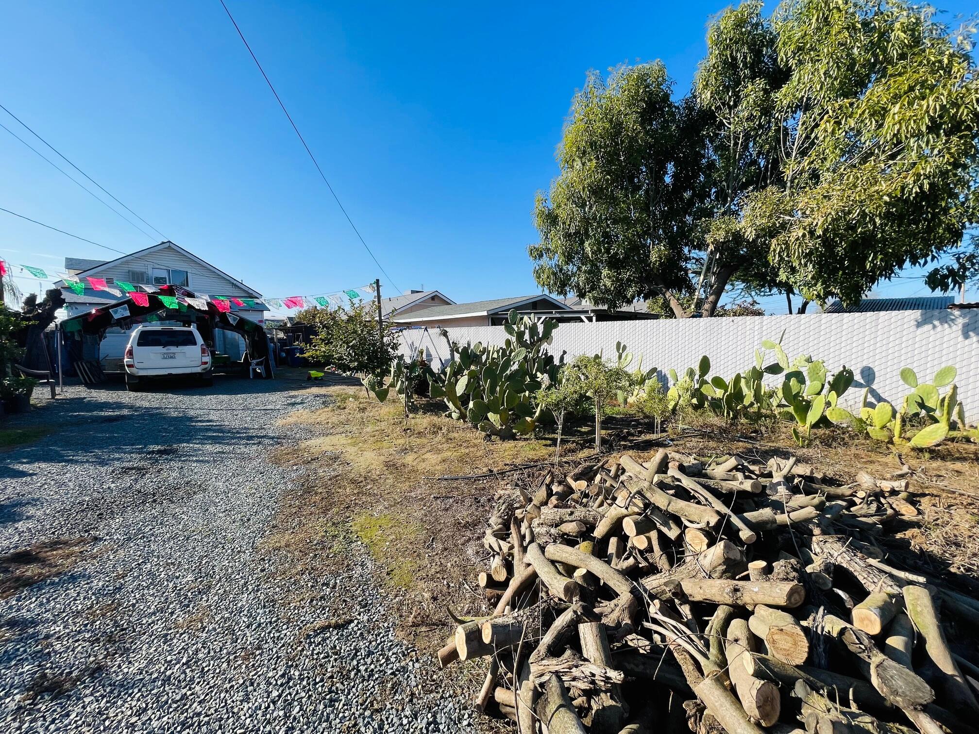 346 N Mirage Ave, Lindsay, CA 93247