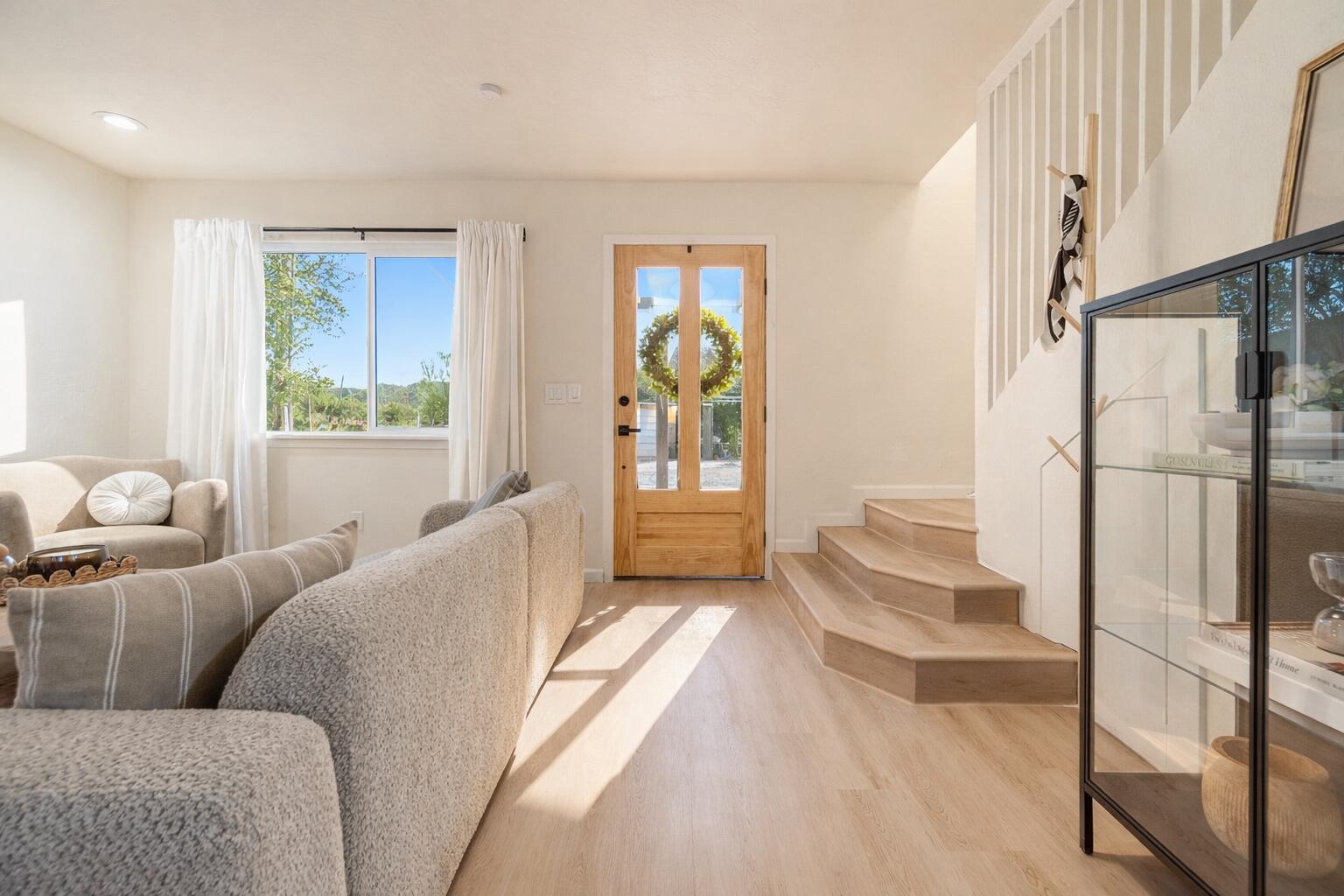 24433 Summit Dr, Lemon Cove, CA 93244