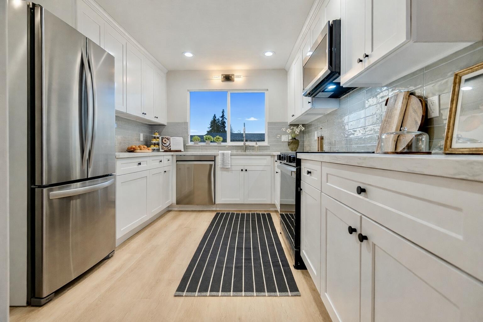 24433 Summit Dr, Lemon Cove, CA 93244