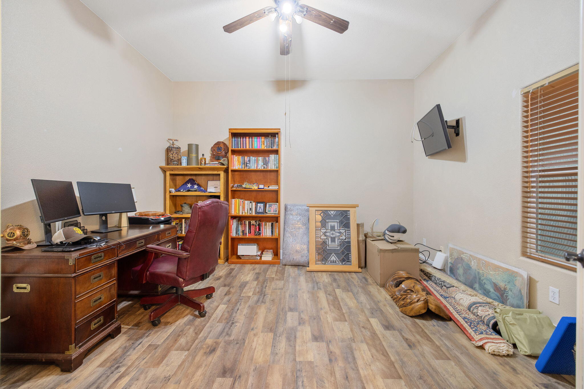 2316 N Carson Ct, Visalia, CA 93291