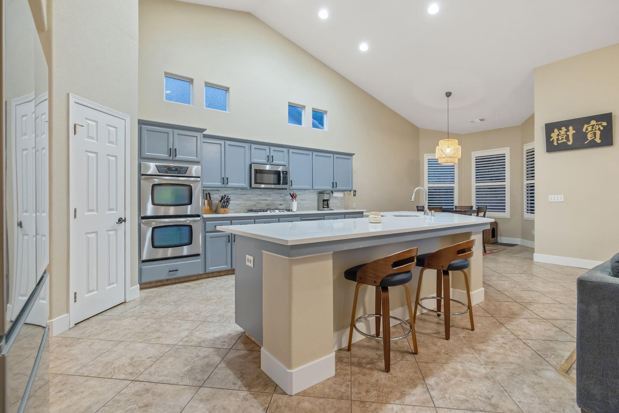 2316 N Carson Ct, Visalia, CA 93291