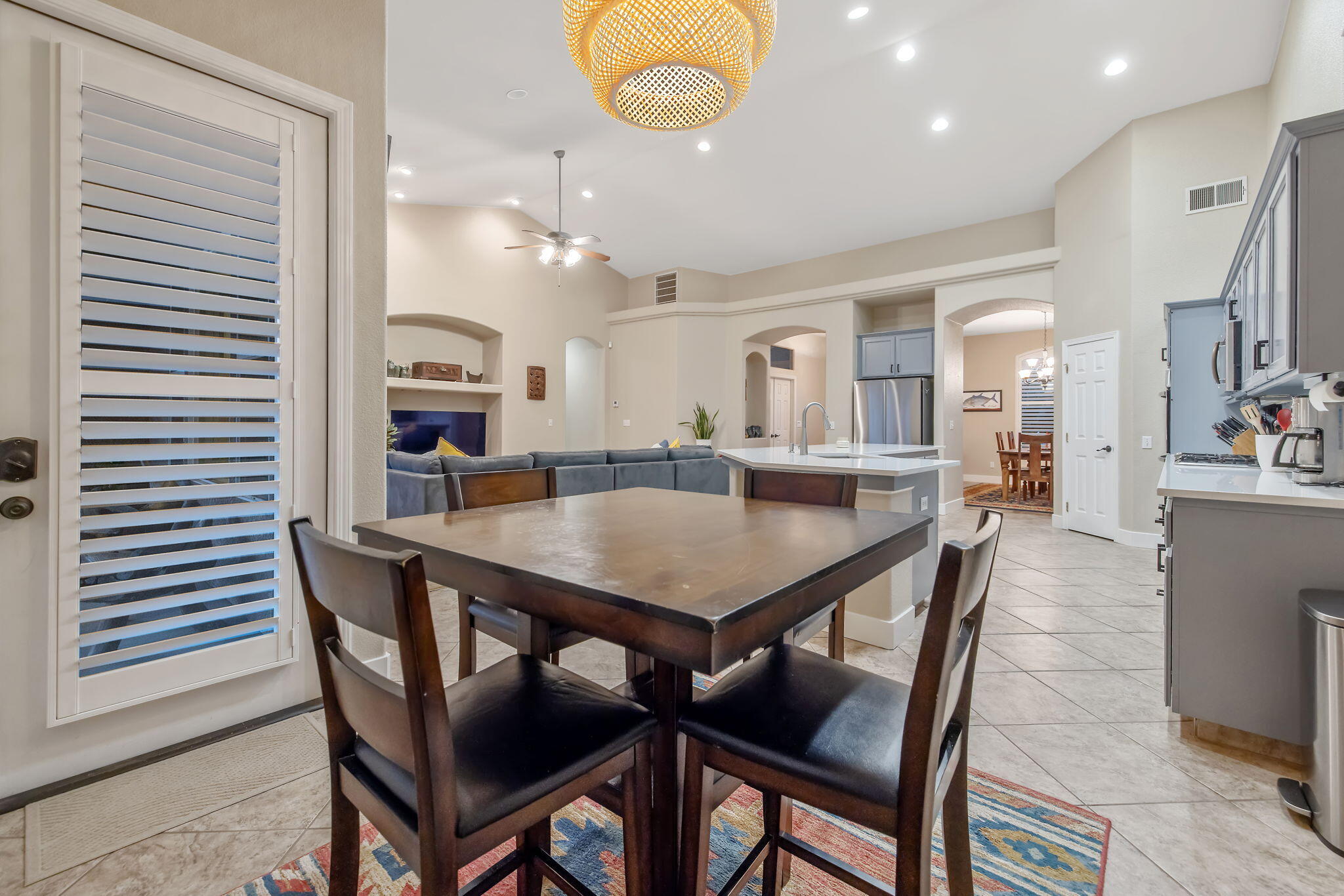 2316 N Carson Ct, Visalia, CA 93291