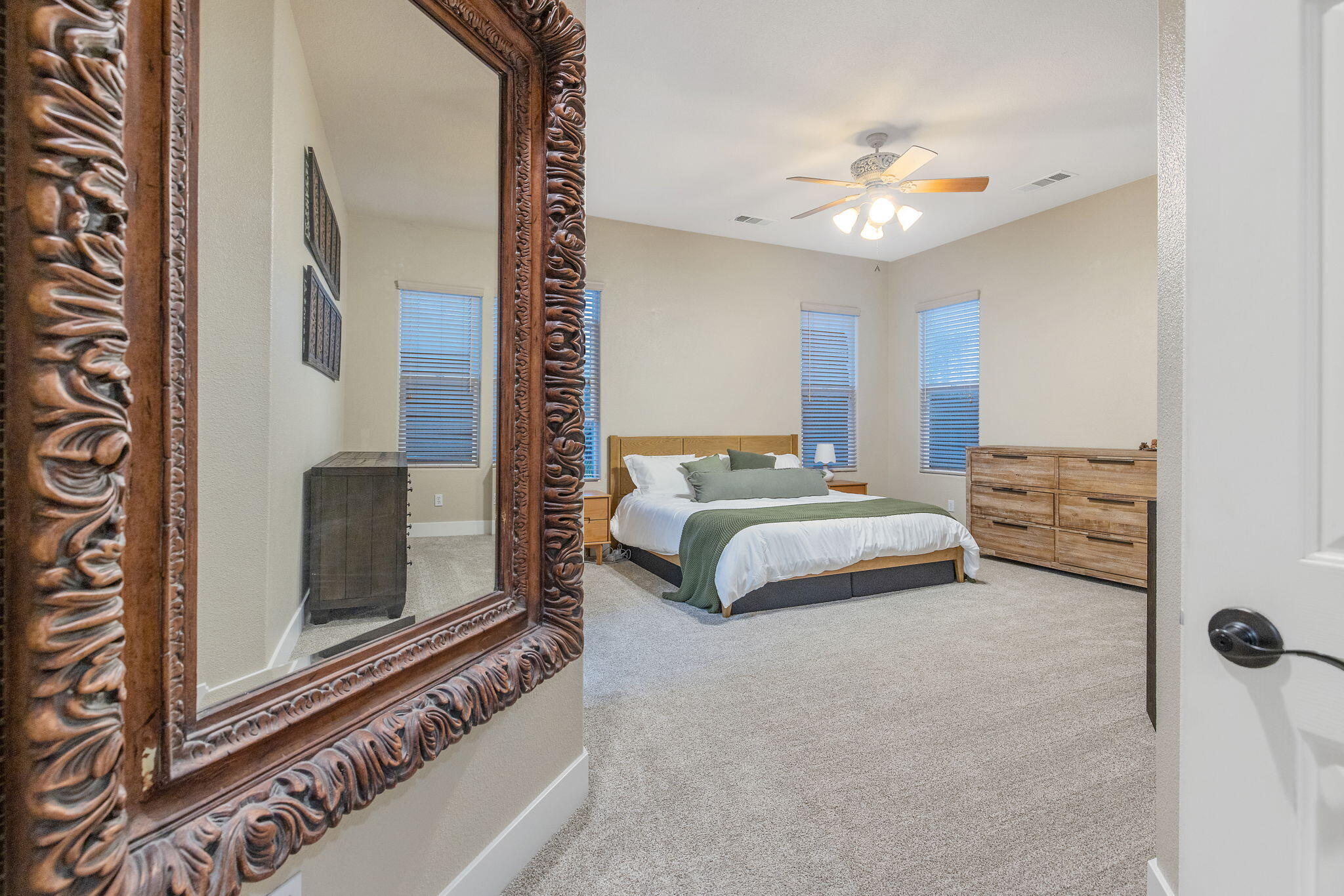 2316 N Carson Ct, Visalia, CA 93291