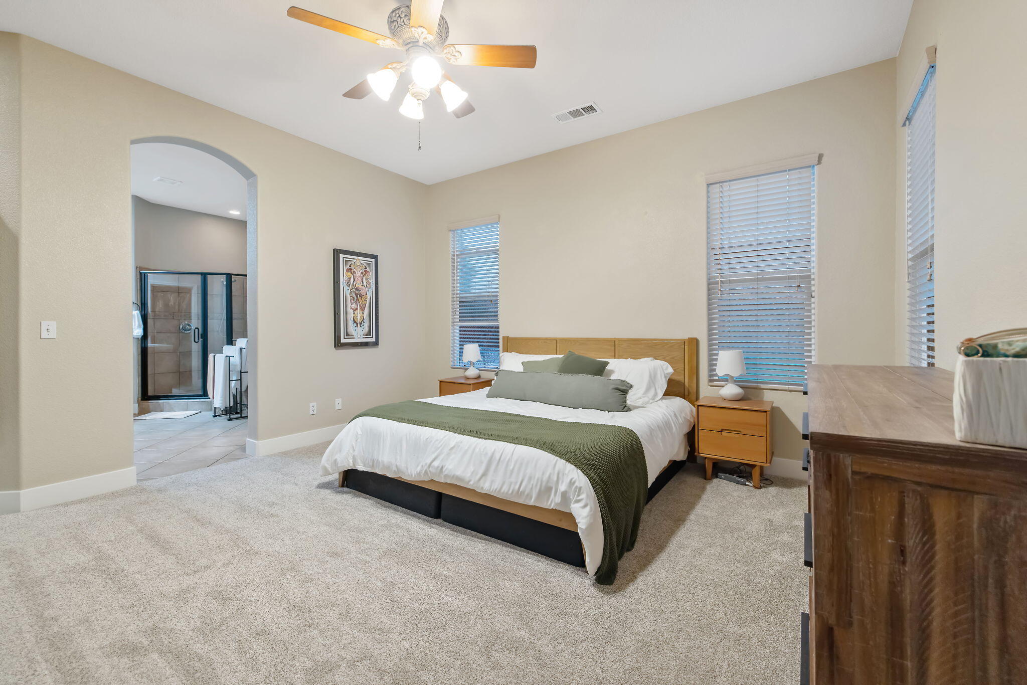 2316 N Carson Ct, Visalia, CA 93291