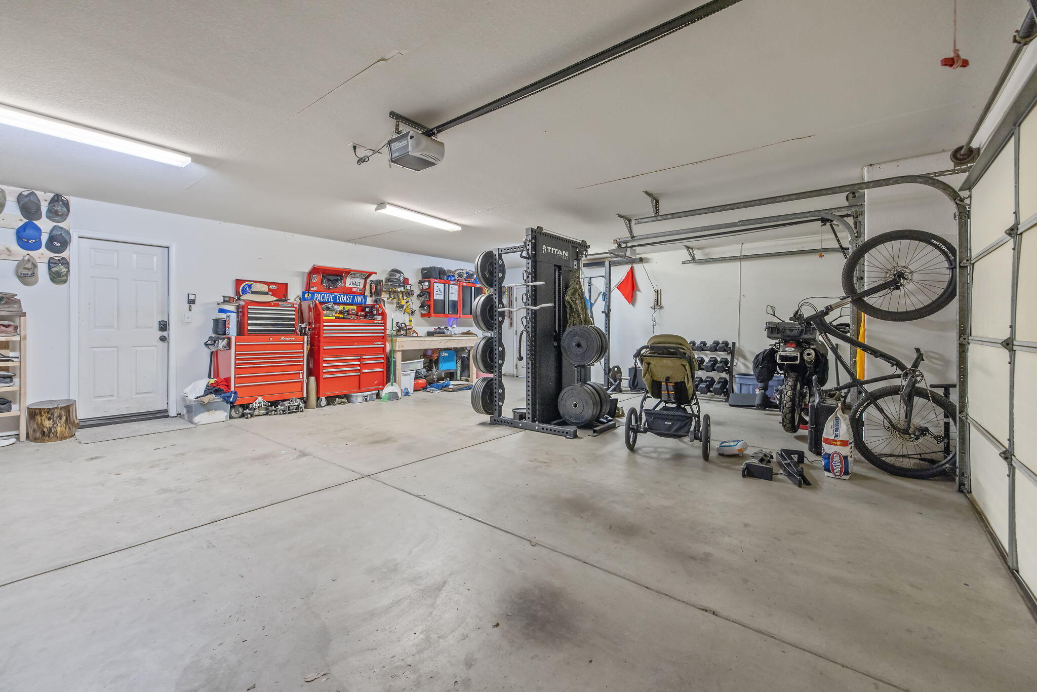 2316 N Carson Ct, Visalia, CA 93291