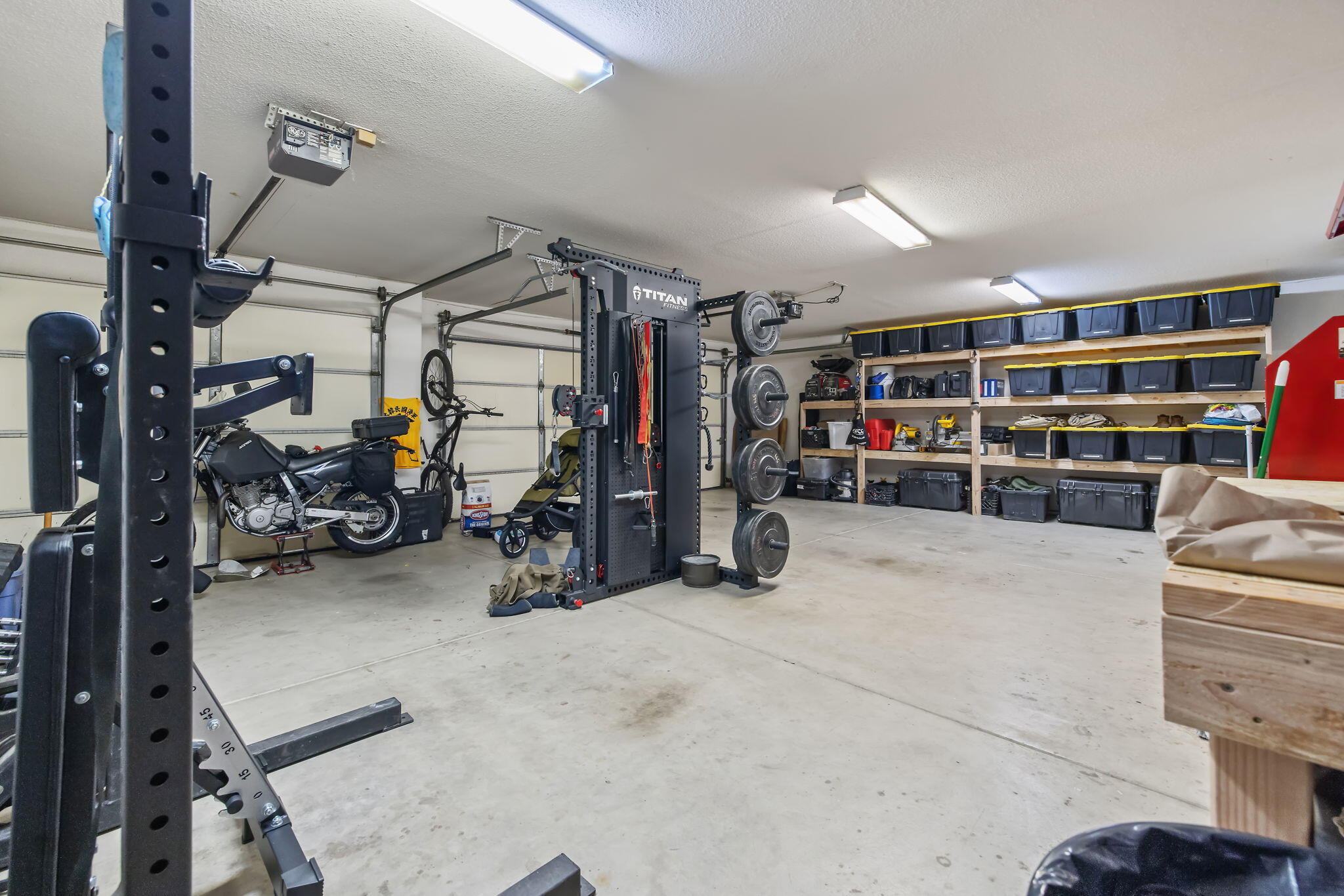 2316 N Carson Ct, Visalia, CA 93291