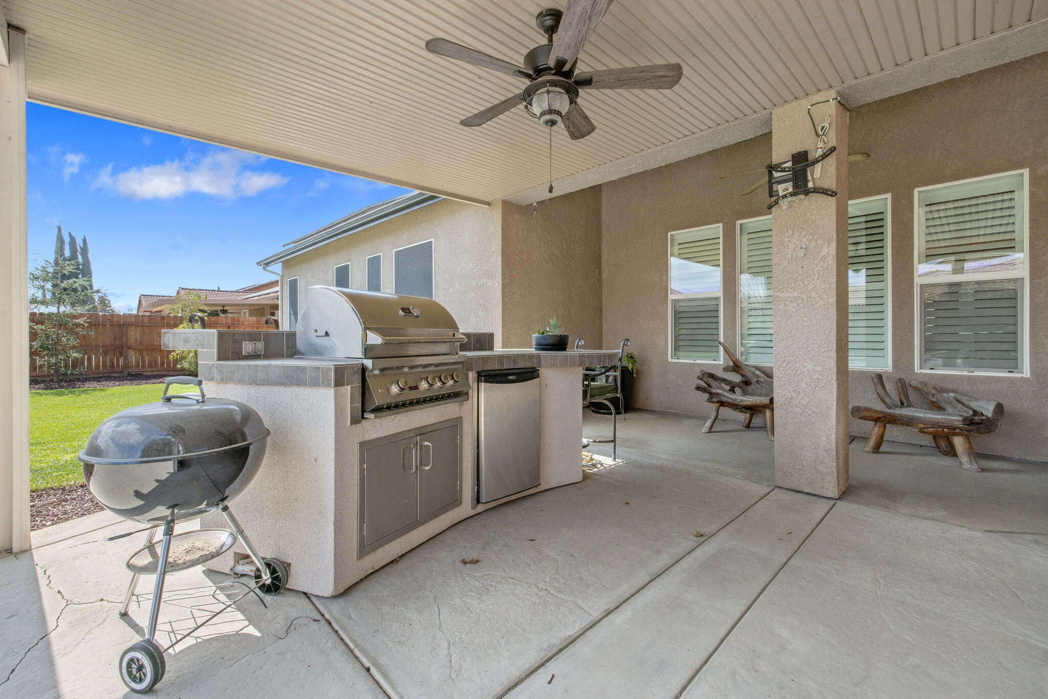 2316 N Carson Ct, Visalia, CA 93291