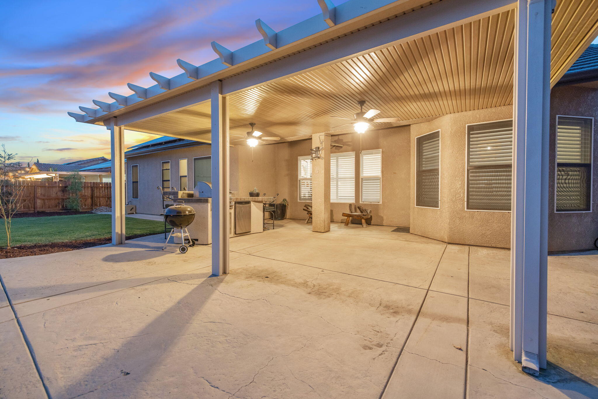 2316 N Carson Ct, Visalia, CA 93291