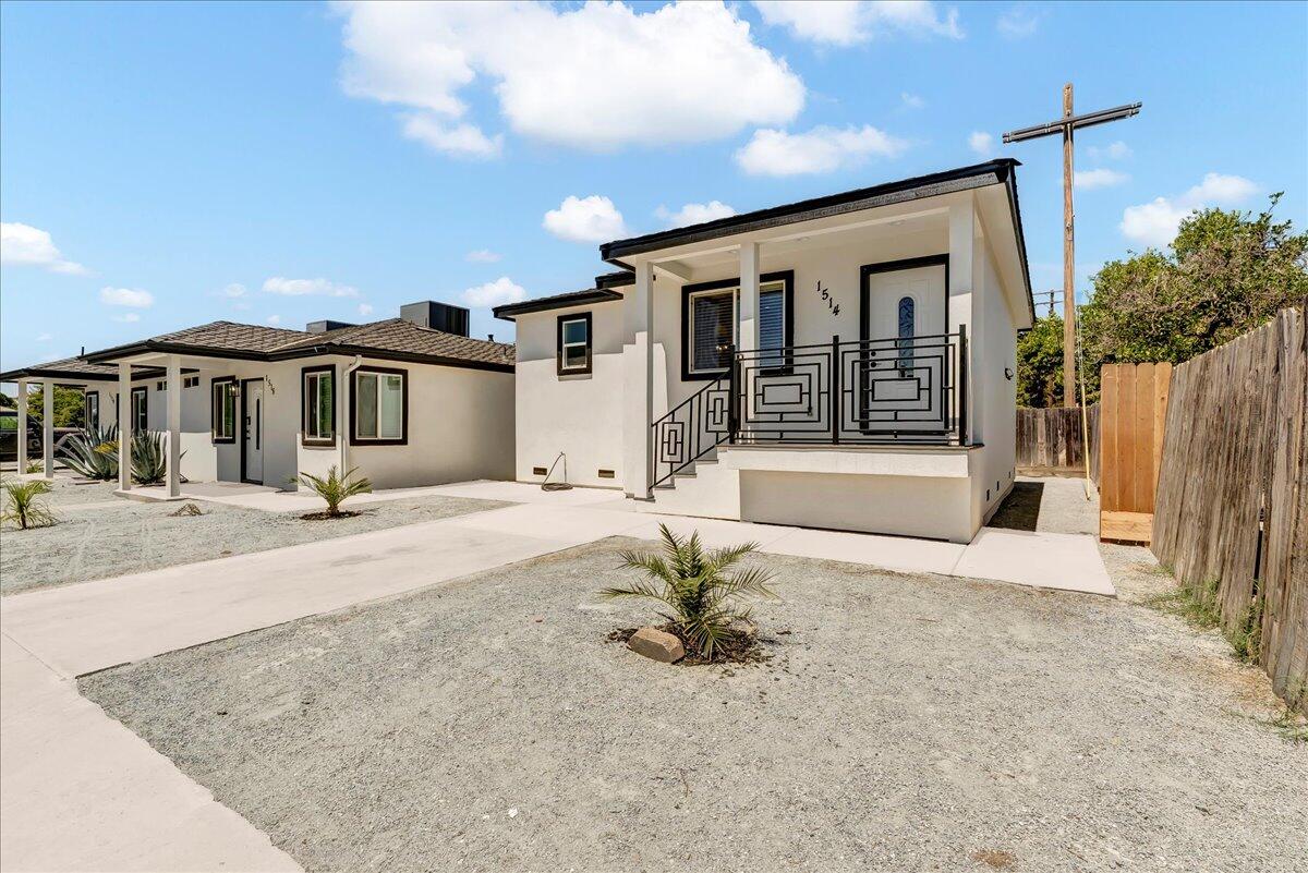 1518 W Grove Ave, Visalia, CA 93291