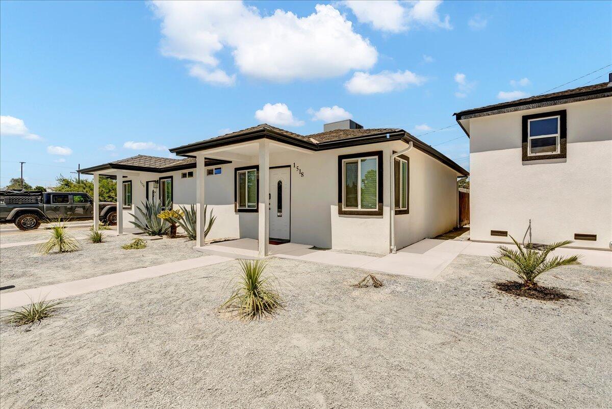1518 W Grove Ave, Visalia, CA 93291