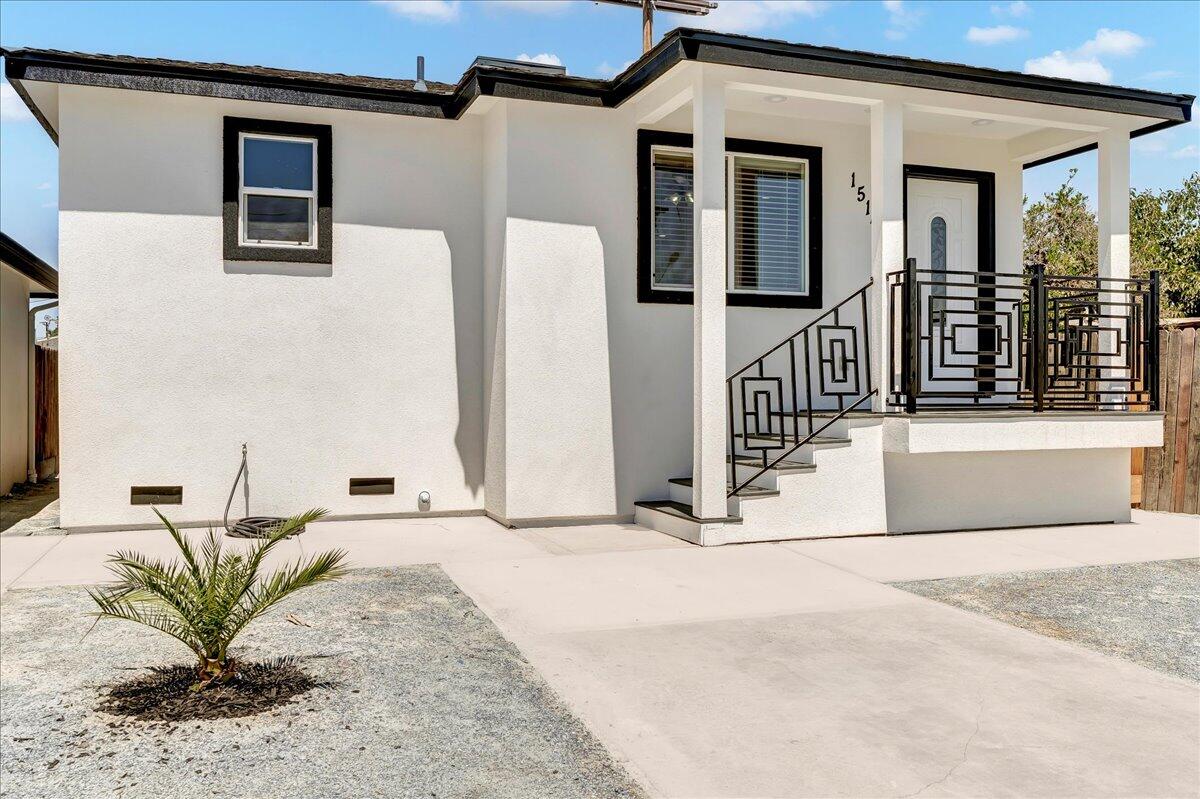 1518 W Grove Ave, Visalia, CA 93291