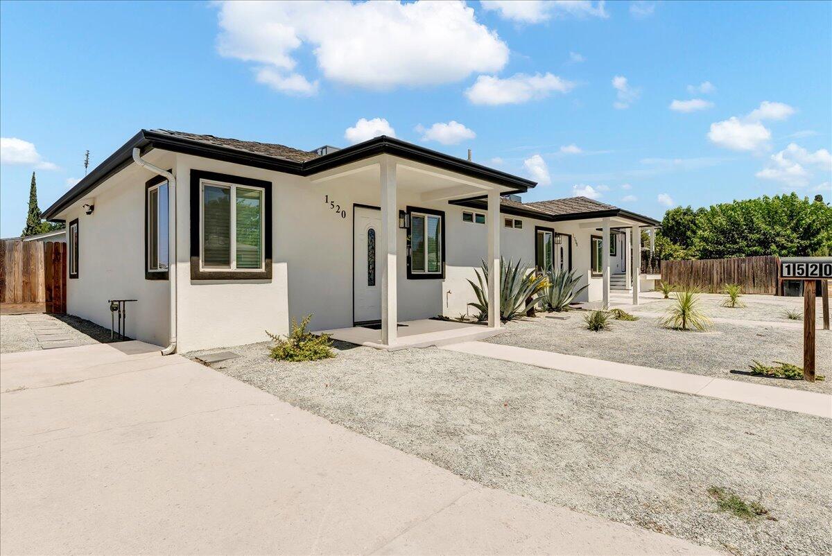1518 W Grove Ave, Visalia, CA 93291