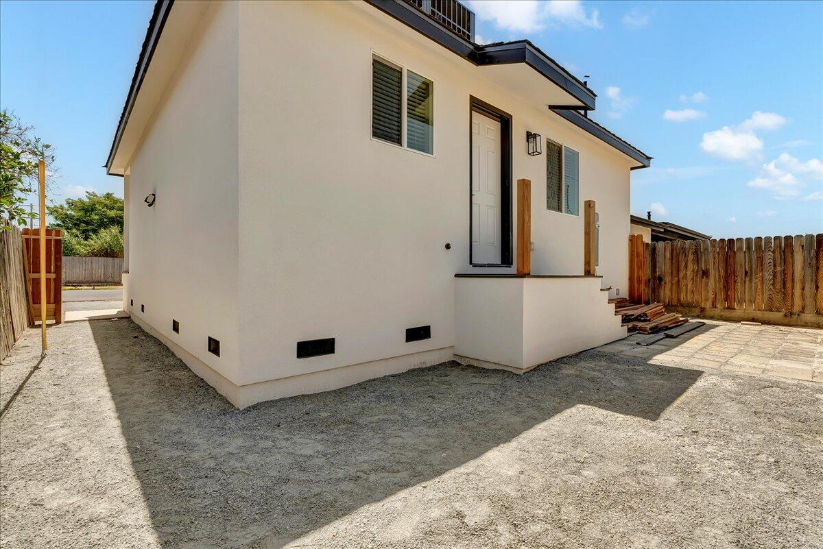 1518 W Grove Ave, Visalia, CA 93291