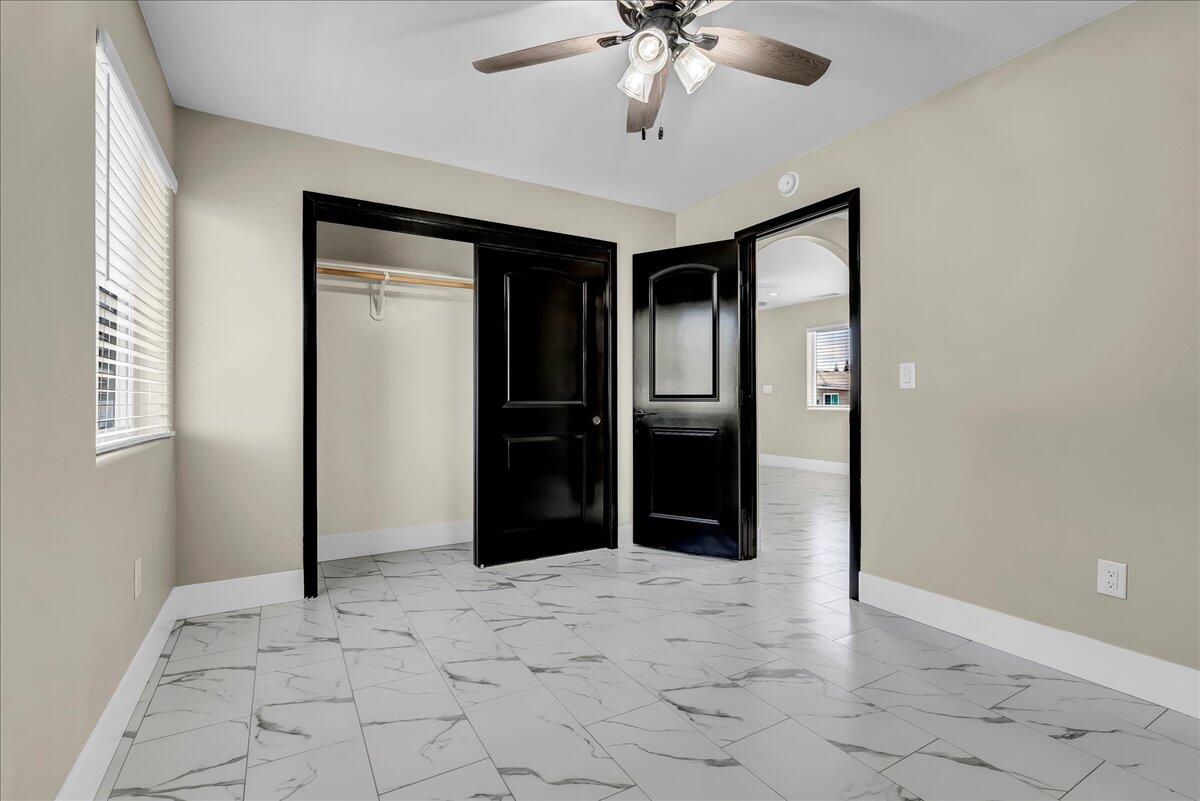 1518 W Grove Ave, Visalia, CA 93291